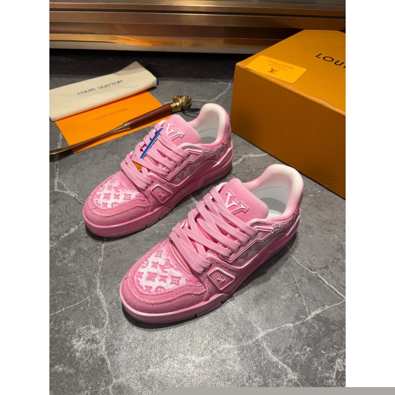 l**is V*t*n sneakers